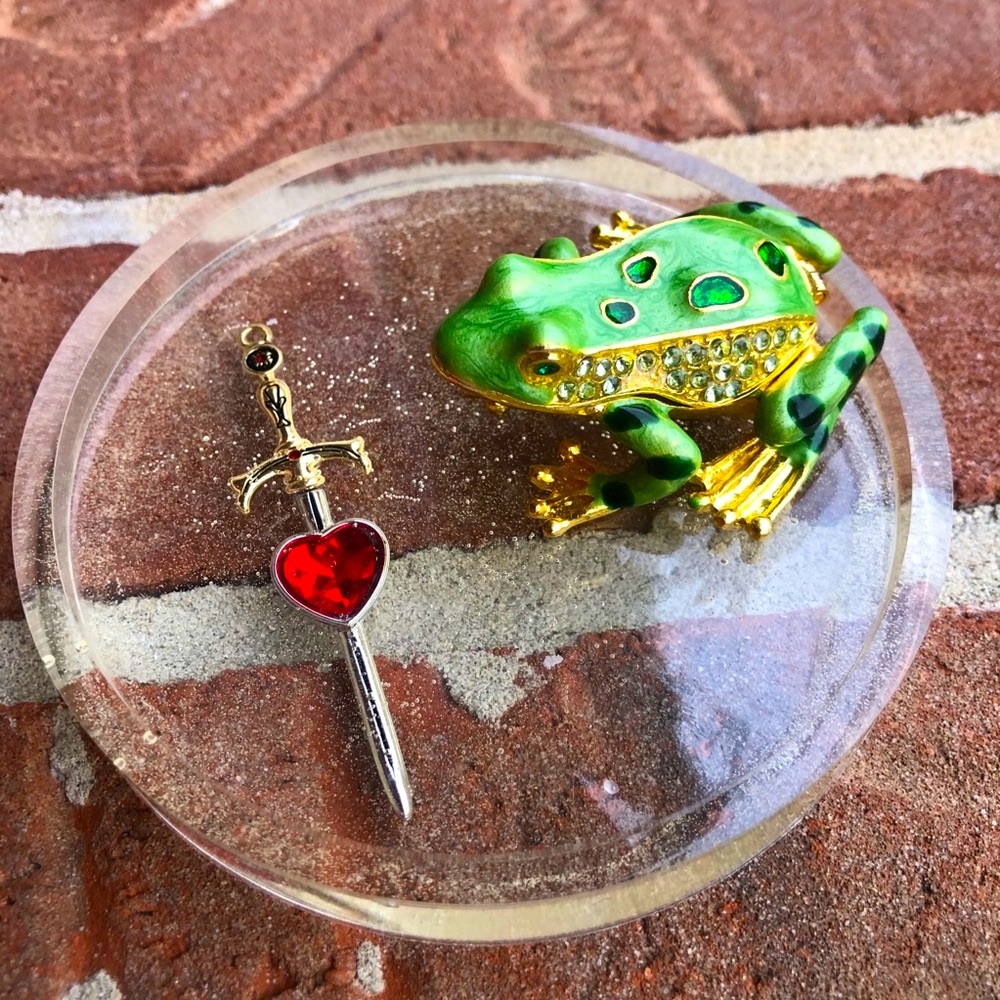 Frog Prince & sword coaster jewelry dish storage of jewelry trinket box, frog